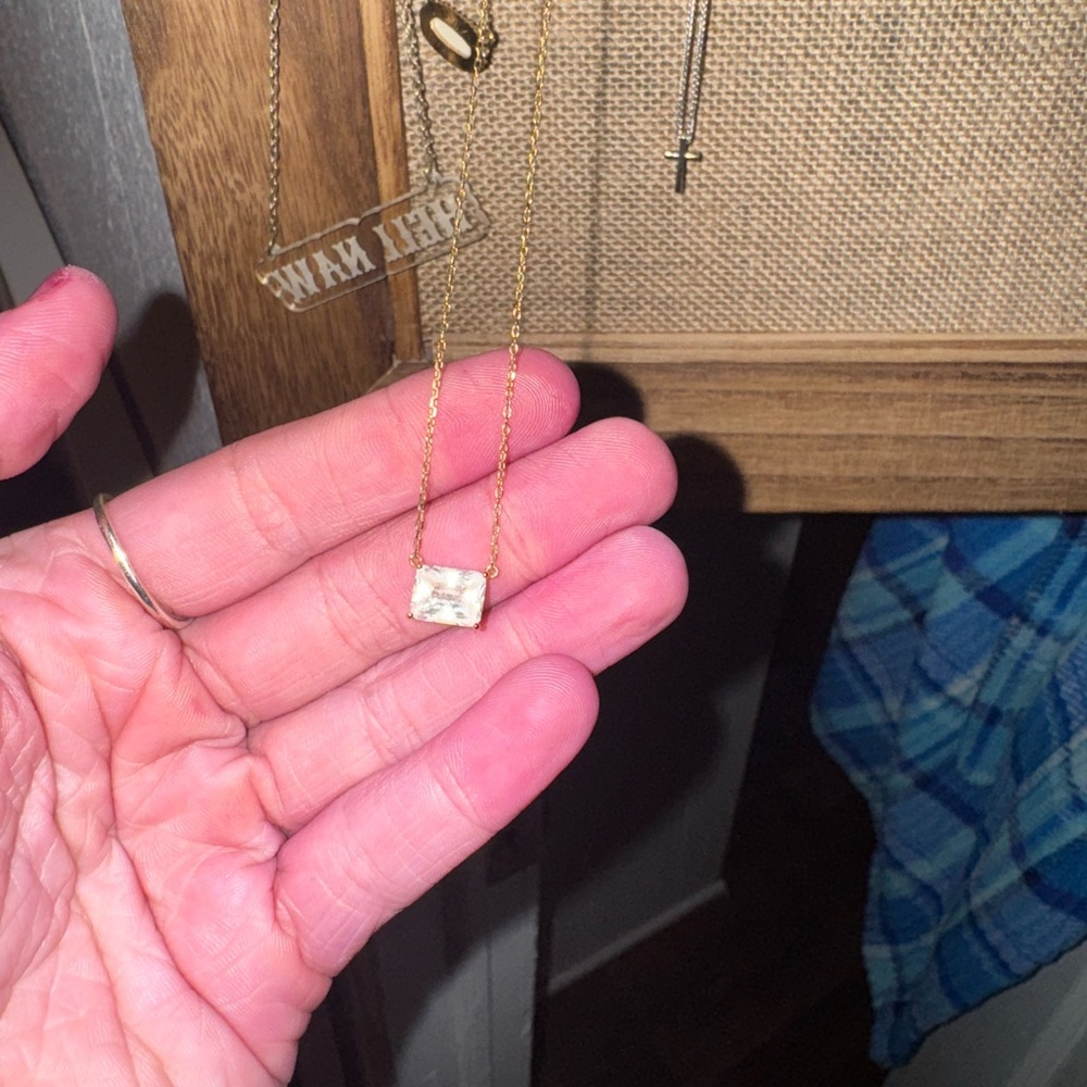 Zales Gold Necklace with Minimalist Design and Delicate Pendant